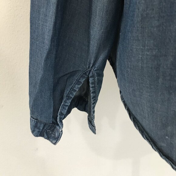 CLOTH & STONE Anthropologie Blue Cut V Neck Rounded Hem Chambray Shirt - Picture 8 of 8